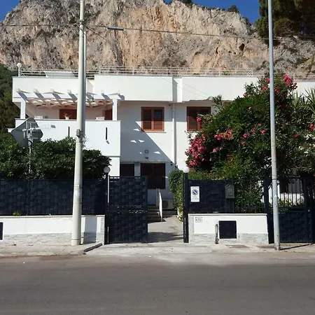 Feriehus Mondello Addaura Sea *